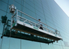 4x31sw 8,3 mm verzinktes Stahldrahtseil für die Fensterwaschplattform, die an der Glasfassade eines Wolkenkratzers aufgehängt ist.